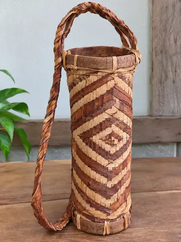 Anyaman Tempat Botol