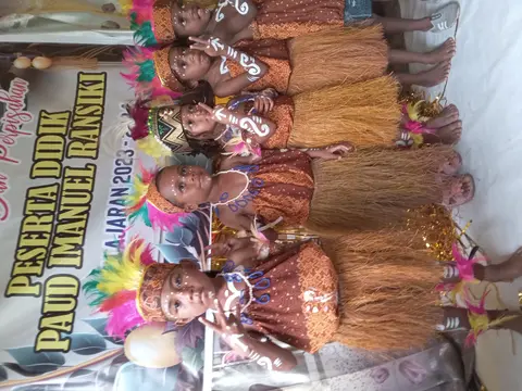 Pakayan adat papua dan asesoris