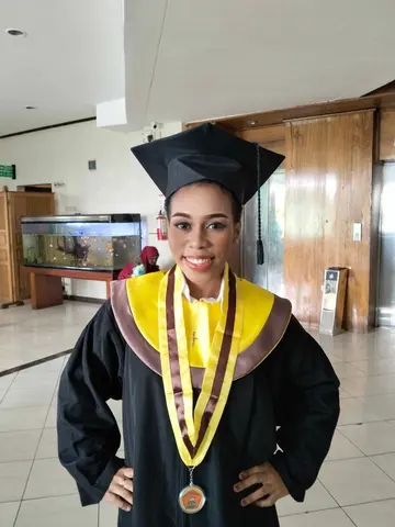 Makeup Wisuda