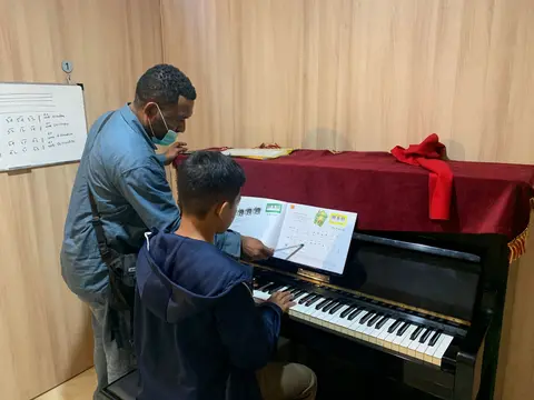 KURSUS PIANO KLASIK