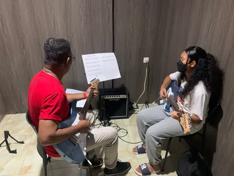 KURSUS GITAR ELEKTRIK