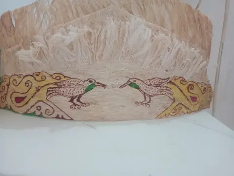 Makota kulit kayu